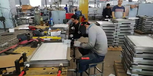 祖國69年華誕,金剛防彈玻璃生產(chǎn)如火如荼